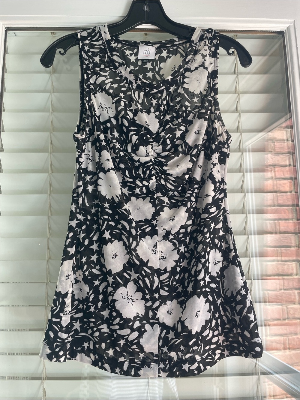 CAbi Sleeveless Scoop Neck top
